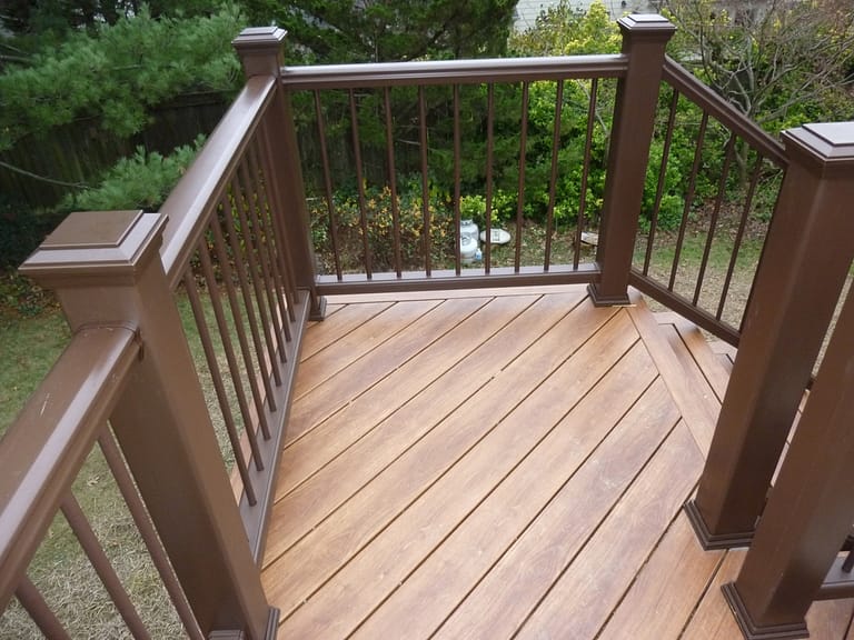 deck builder - Evergreen Fence & Deck